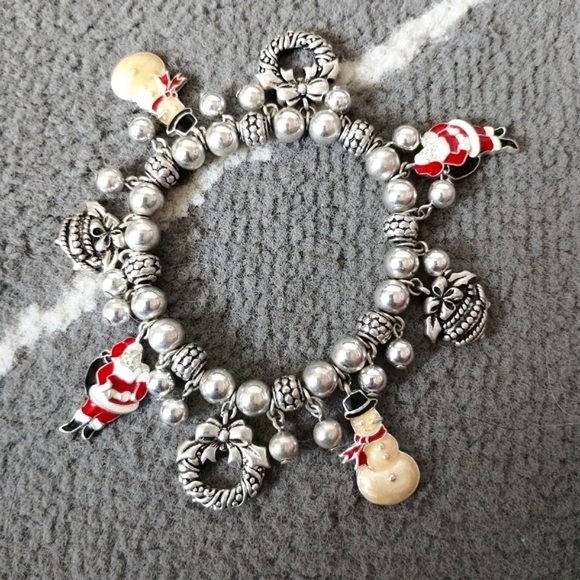 Avon Christmas 🎄 Charm Bracelet ⛄ - Picture 13 of 14